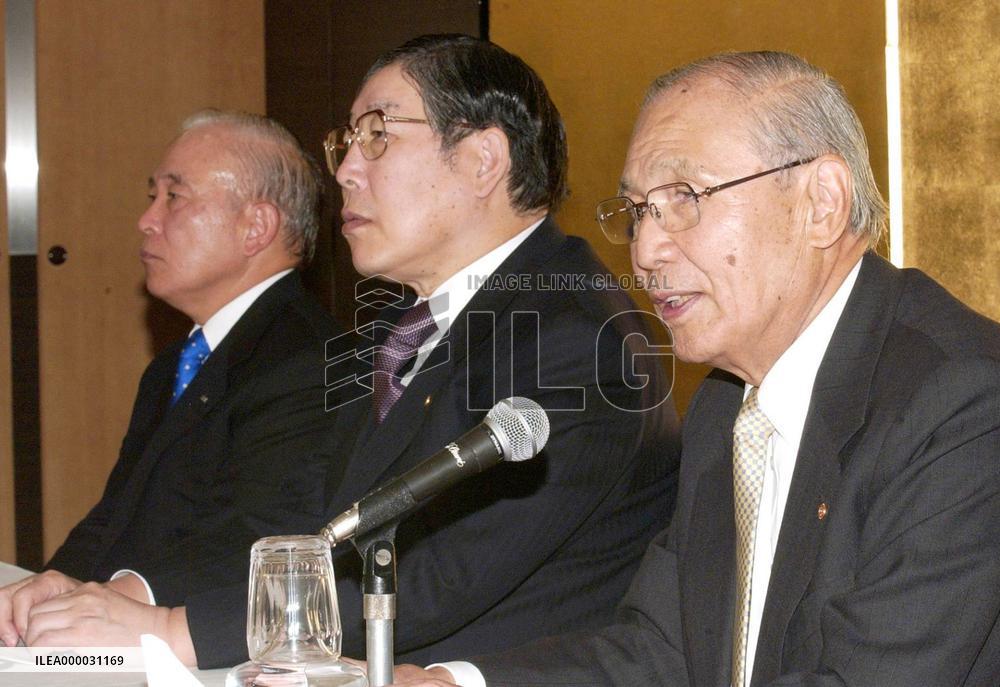 Top business leaders meet press