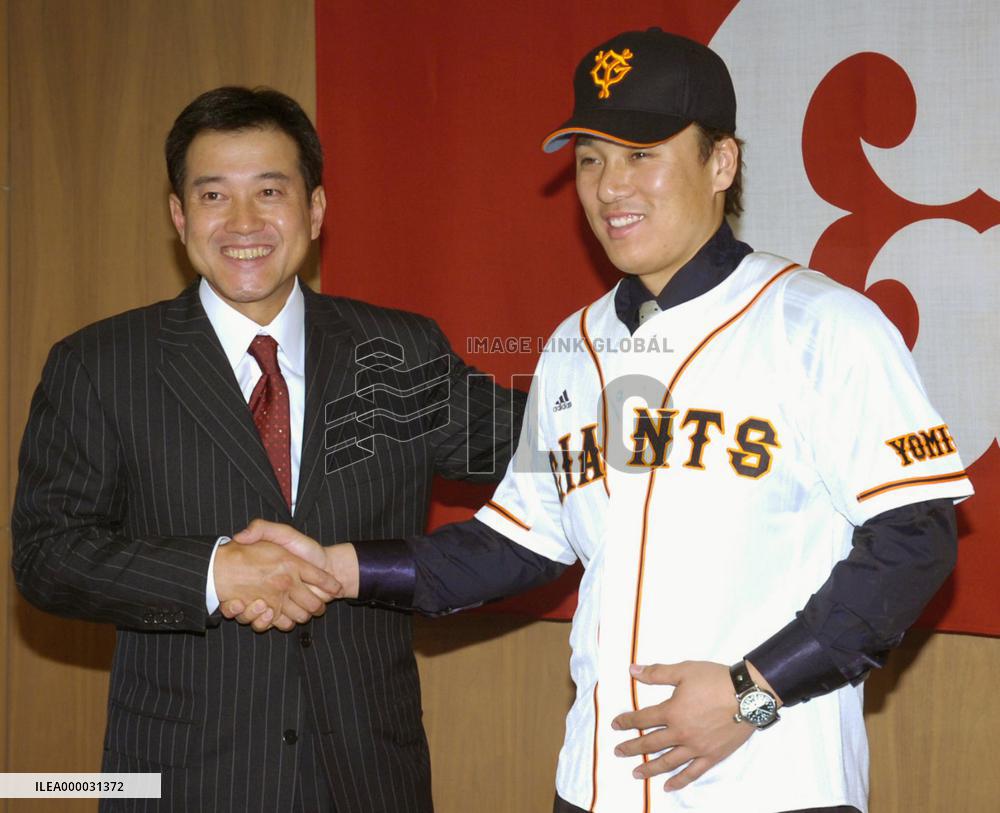 S. Korean slugger Lee joins Yomiuri