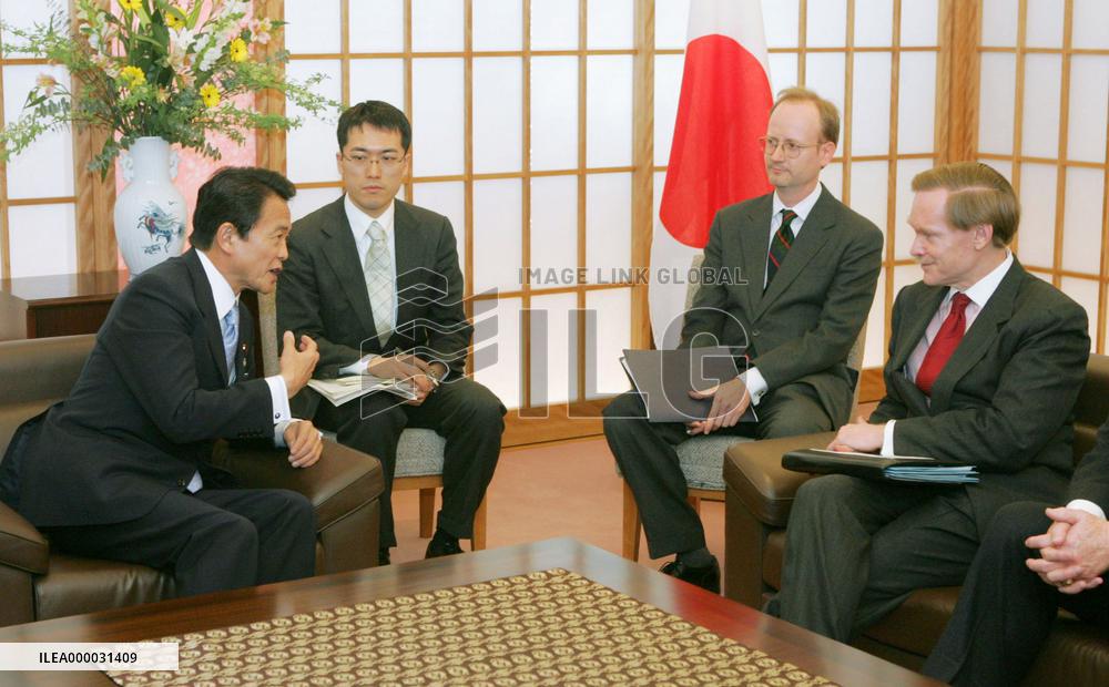 Aso talks with Zoellick over beef imports