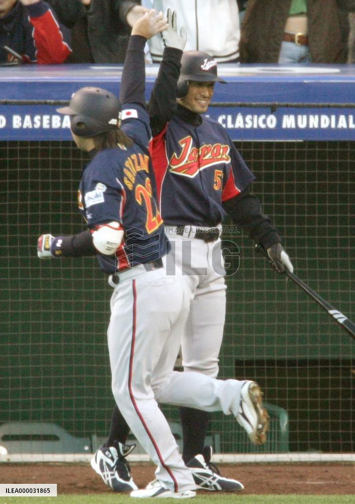 Japan stays alive with victory over Mexico at WBC