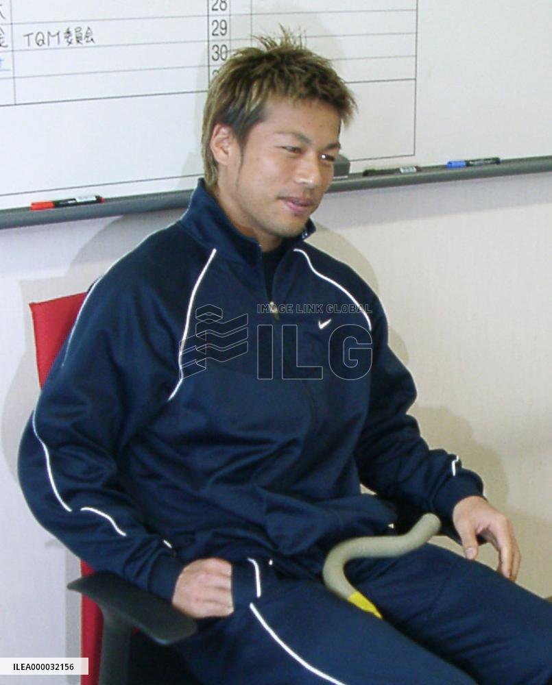 Yanagisawa leaves hospital, seeks early comeback