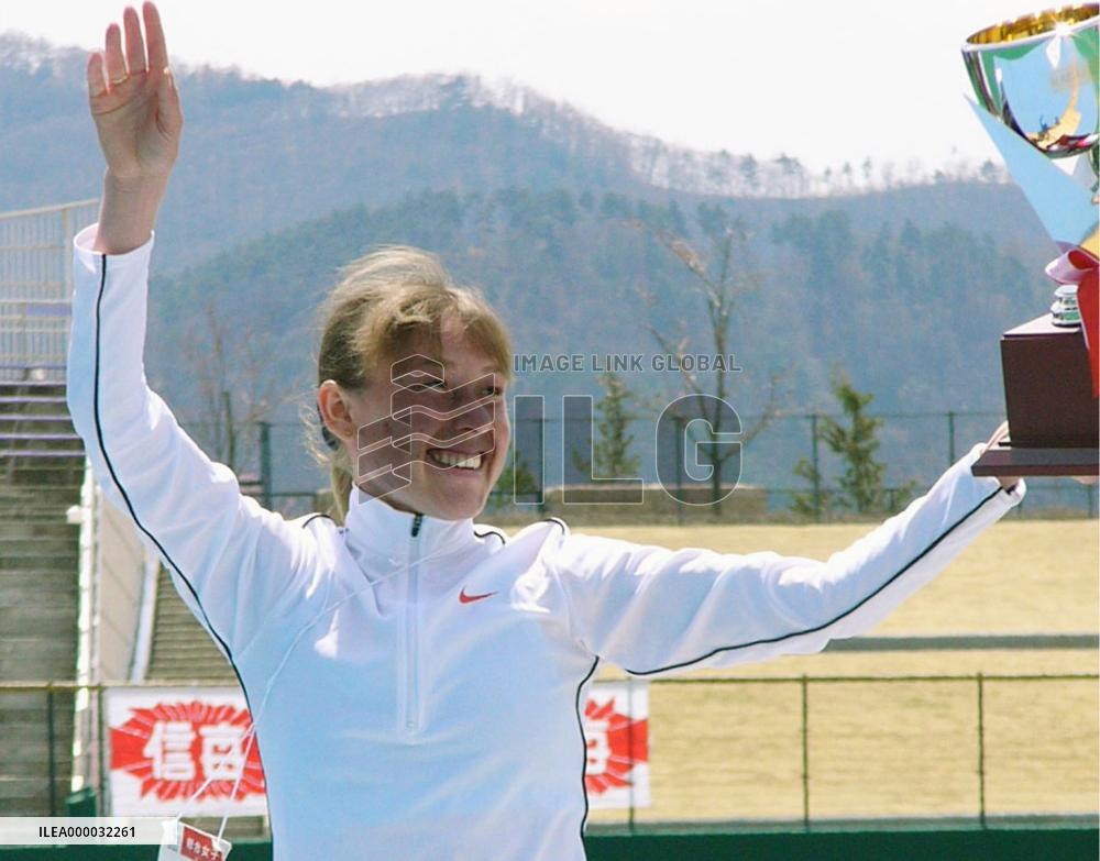 Defending champion Ivanova wins Nagano Marathon