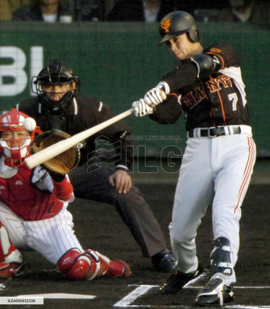 Nioka hits go-ahead solo homer