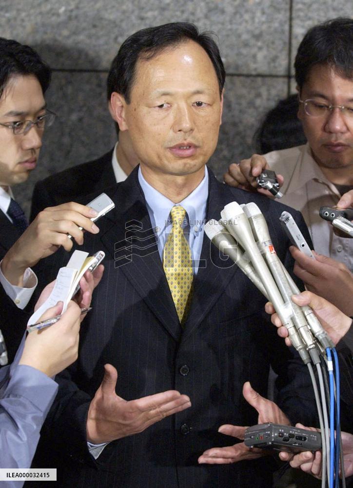 Japan-U.S. bases accord draws anger from Okinawa, elsewhere
