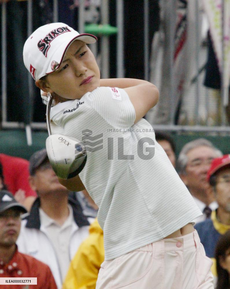 Yokomine grabs lead at suspended Nichirei Ladies