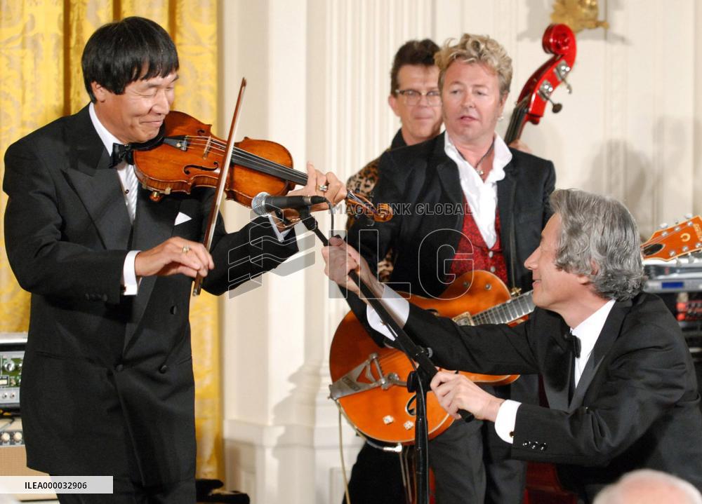 Koizumi in Washington to meet Bush