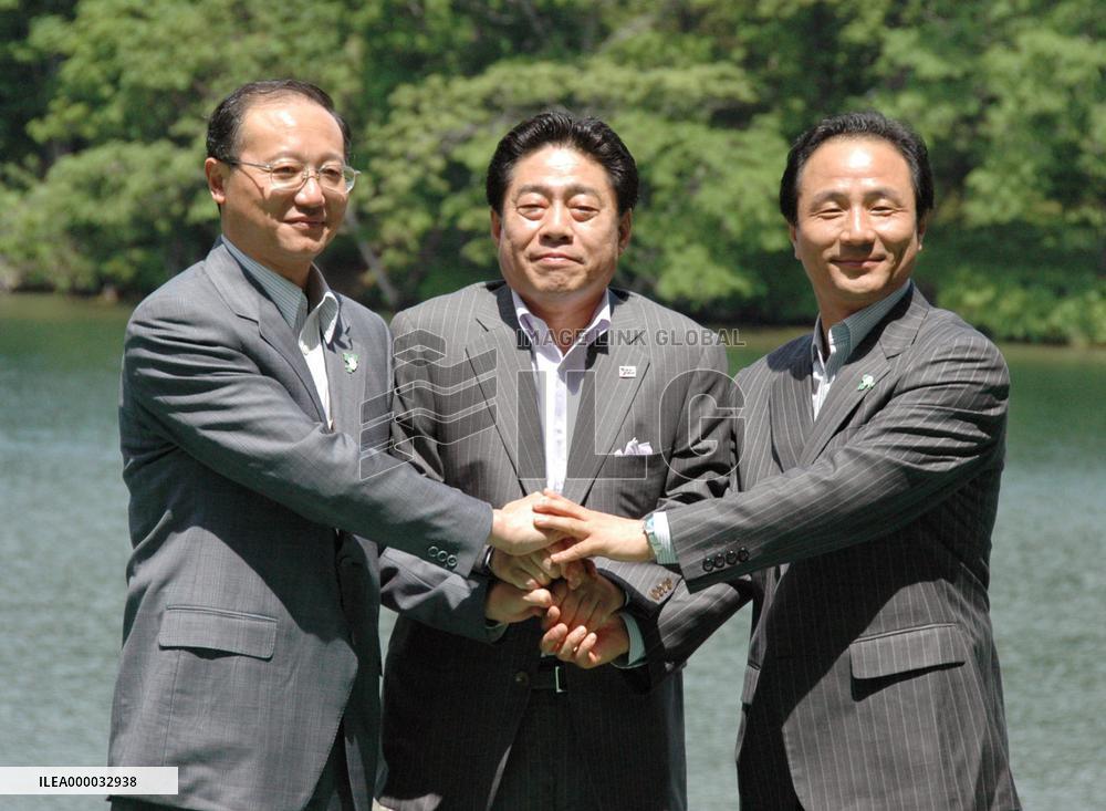 Japan, China, S. Korea ministers agree to promote tourism