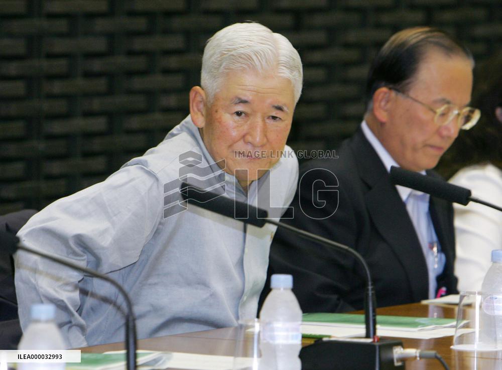 BOJ chief upbeat on economic outlook, mum on rate hike