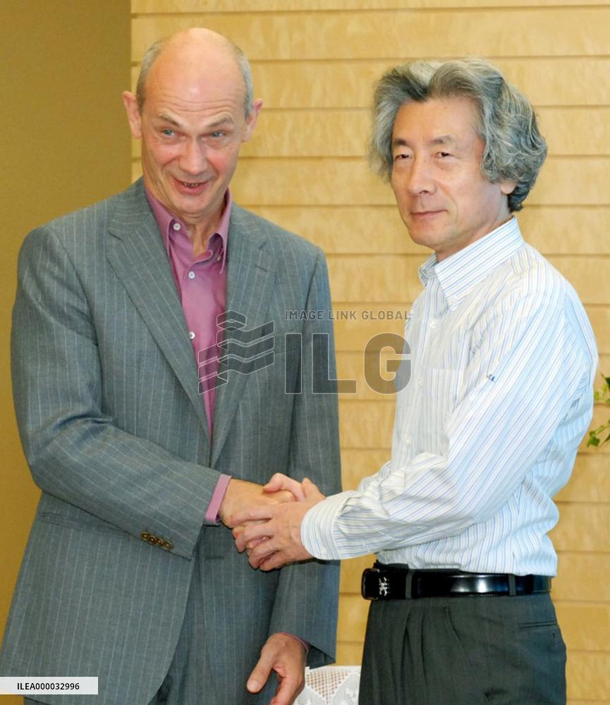 Lamy meets with Koizumi