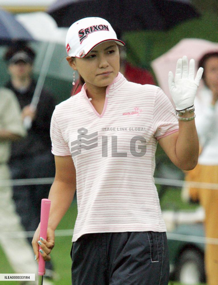 Yokomine moves 2 shots clear at Philanthropy C'ship