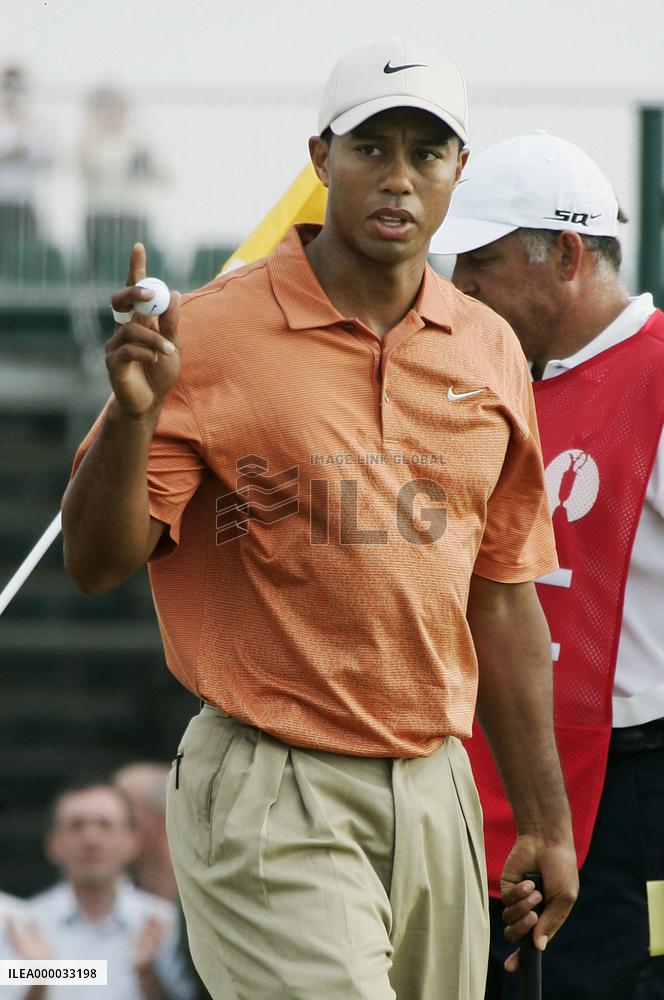 Woods leads British Open