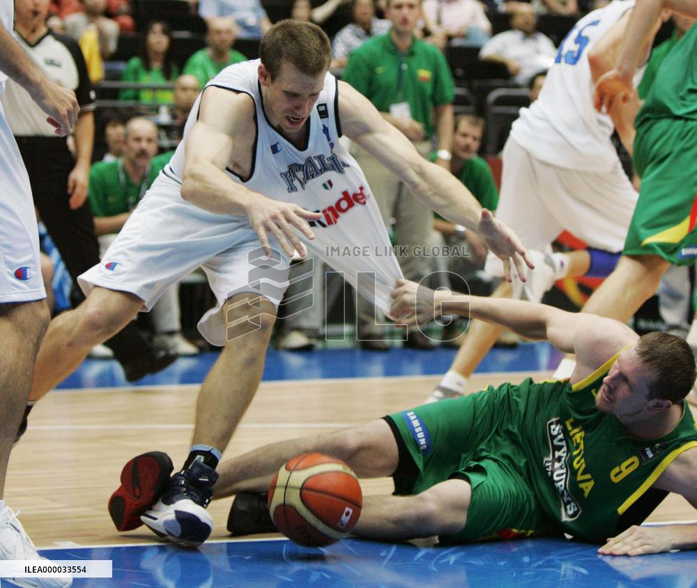 Lithuania edges Italy to make q'finals