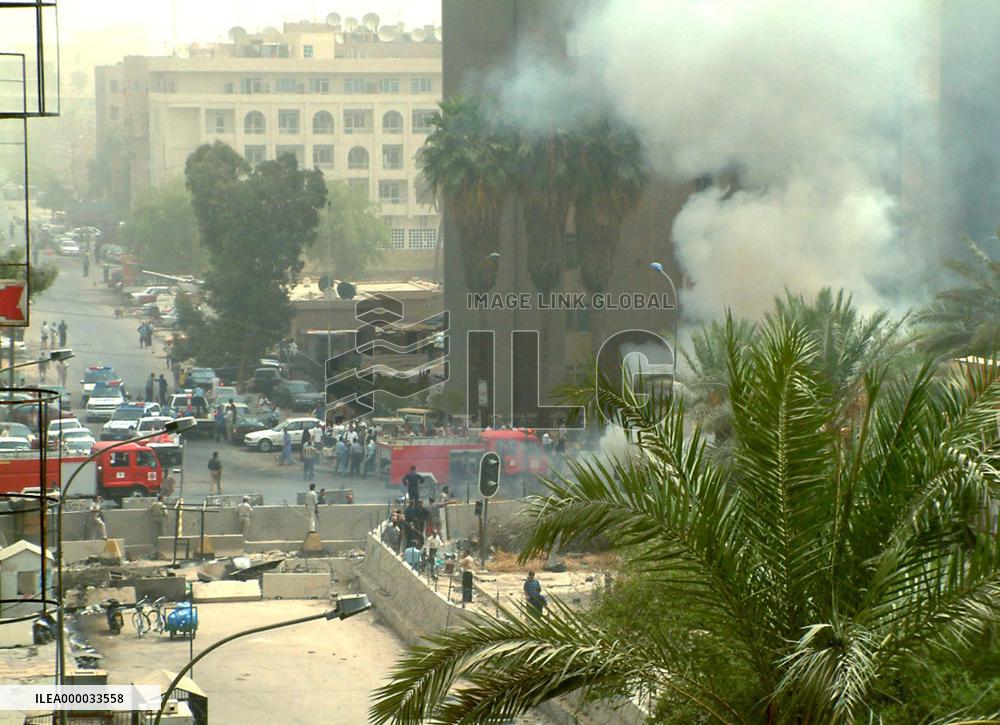 6 killed, 16 hurt in car bomb in Baghdad