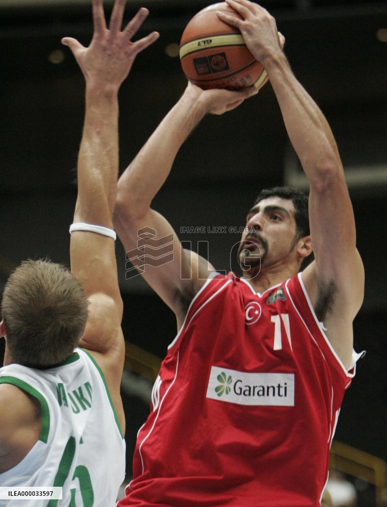 Turkey comes from behind to defeat Lithuania at world basketball