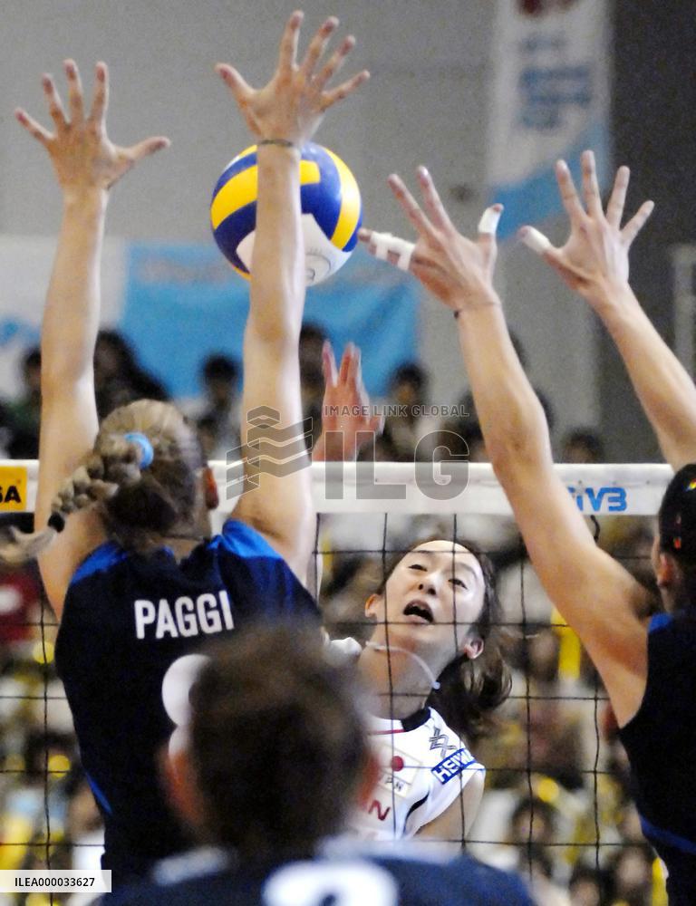 Italy eases past Japan in World Grand Prix