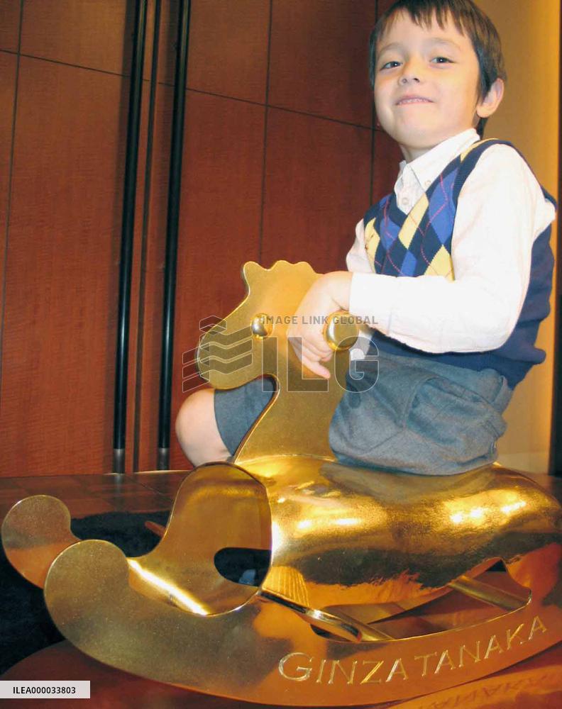 Tanaka Kikinzoku Jewelry unveils gold pony to fete royal birth