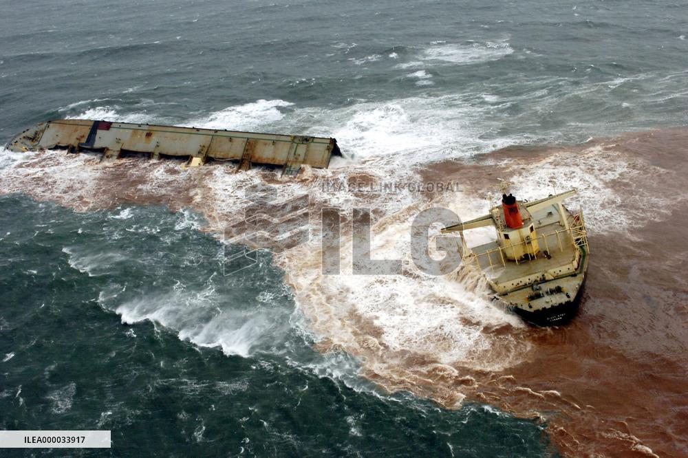 Panamanian-registered freighter Giant Step runs aground off Ibar