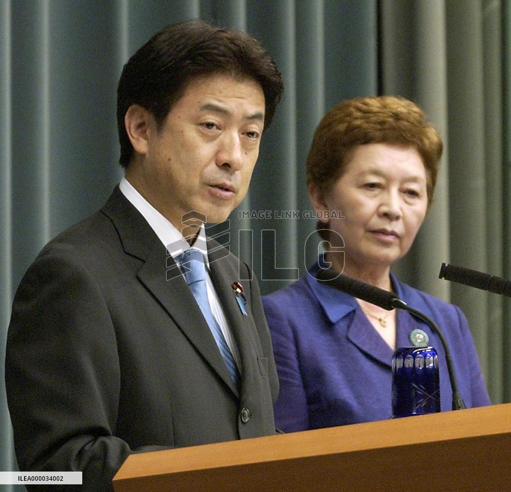 Japan urges N. Korea to return abductees, warns of further steps