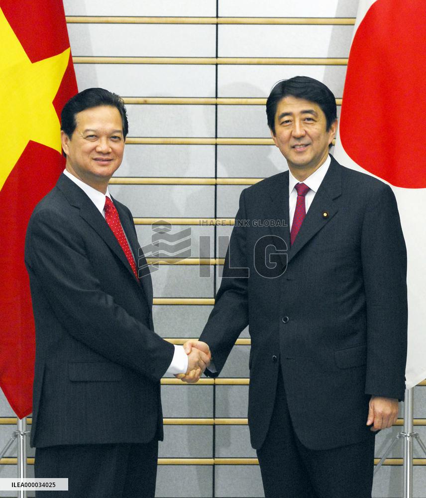 Vietnamese Premier Dung meets Abe