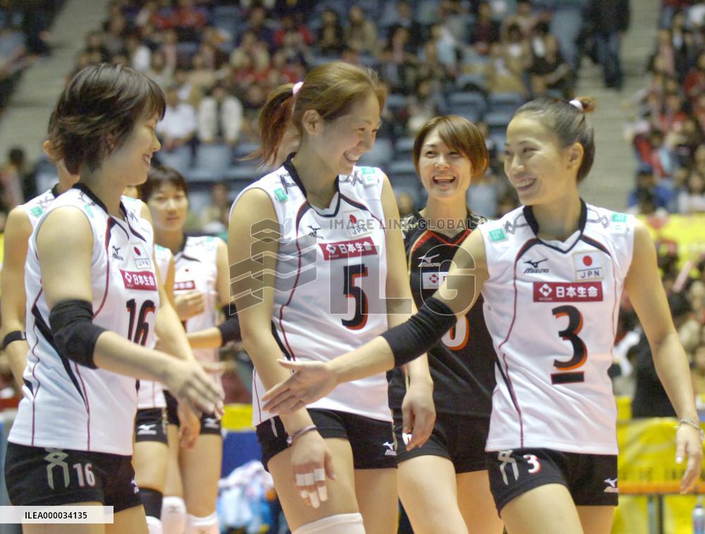 Japan gets 1st win at women's world championship