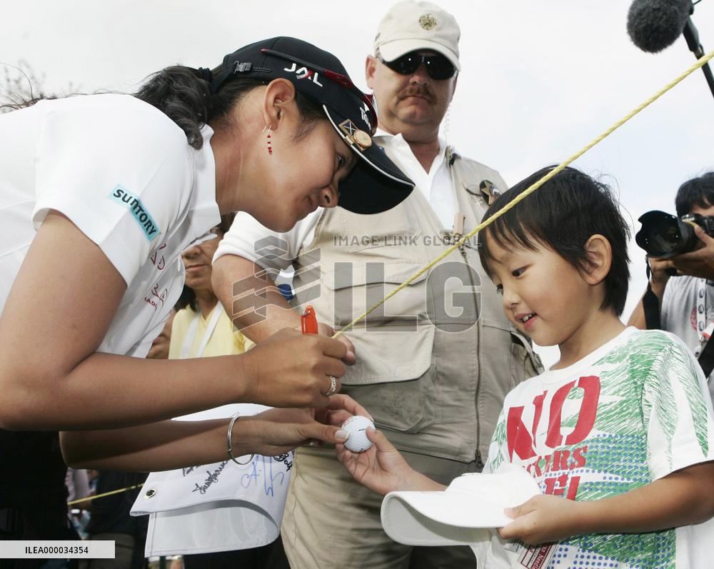 Miyazato extends ADT lead