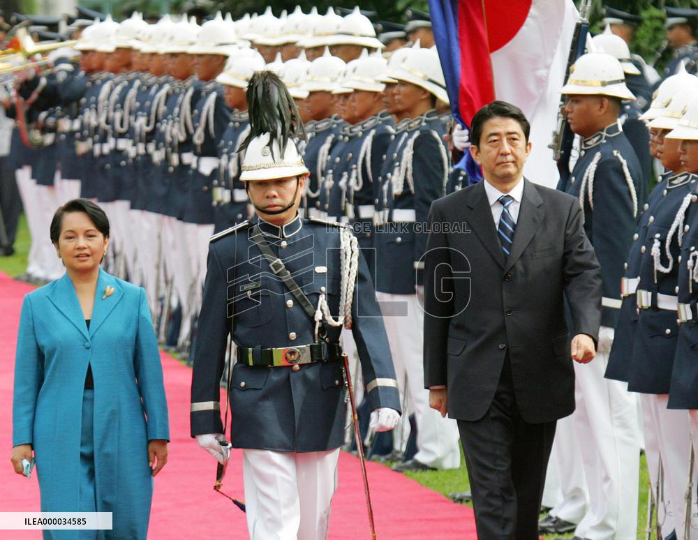 Abe, Arroyo express 'grave concern' over N. Korea nuke, missile