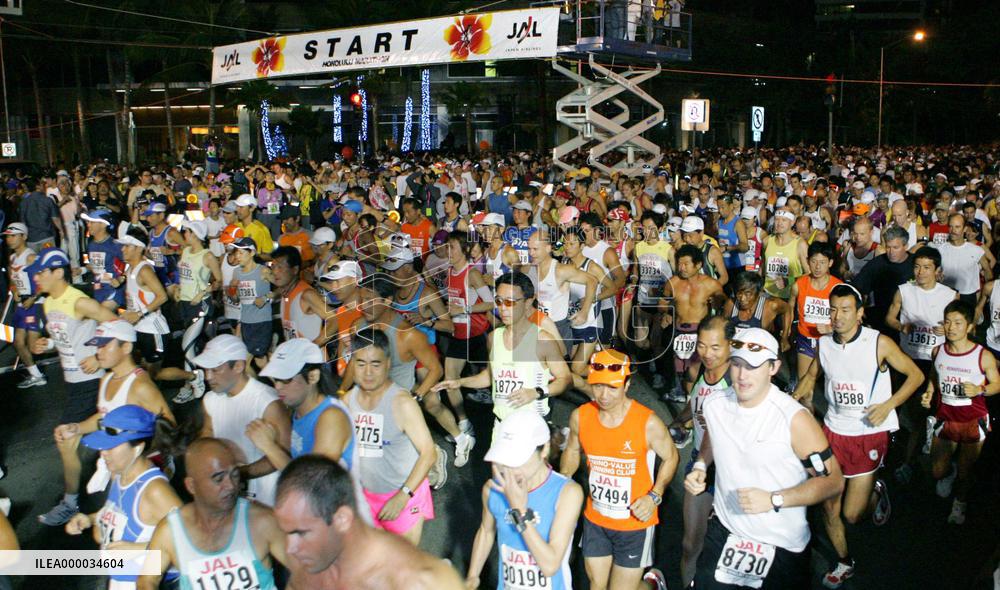 Runners join Honolulu Marathon