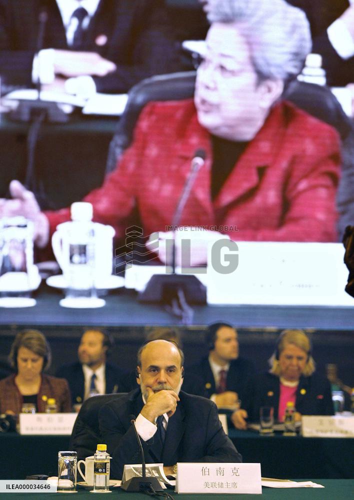 China, U.S. deliver tough messages at start of economic talks