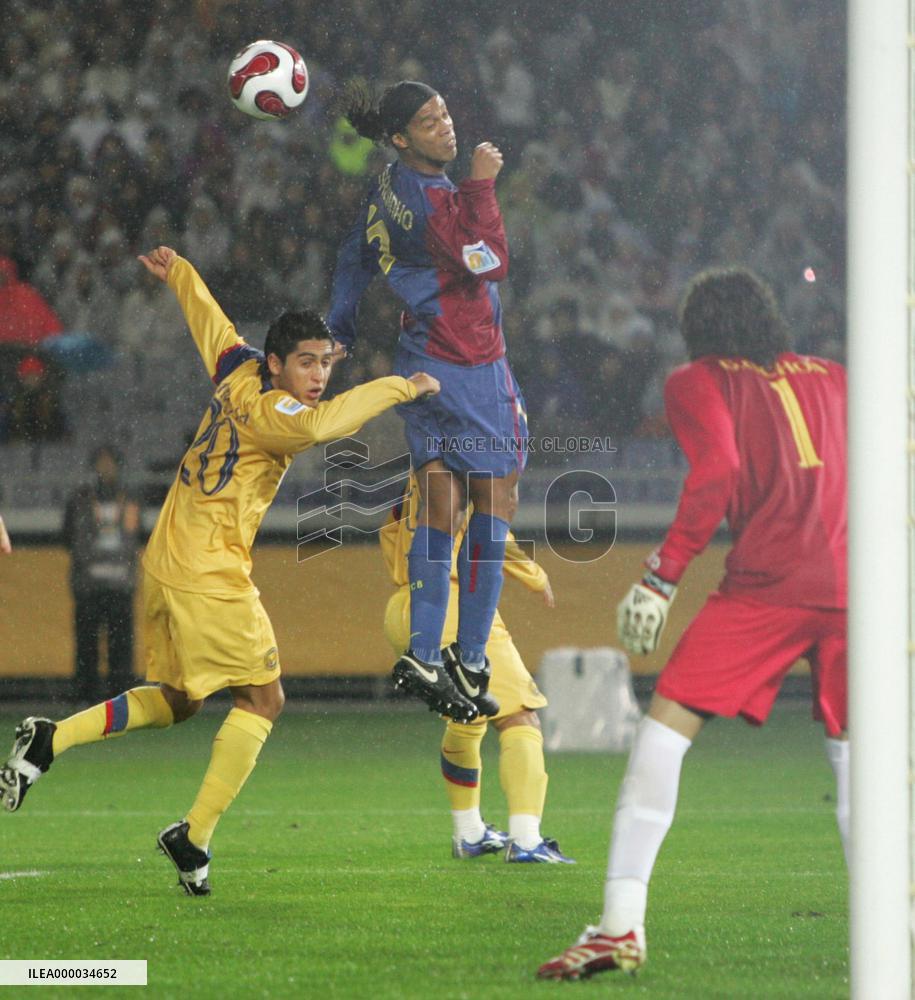 Barcelona beat Club America