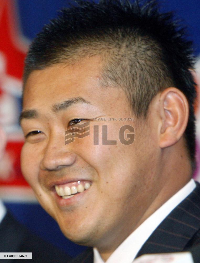 Red Sox announces 6-year deal with Matsuzaka