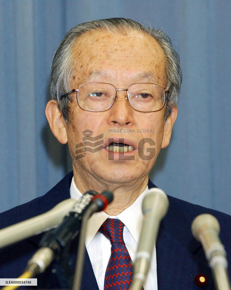 Japan can achieve budget surplus before FY2011: Omi