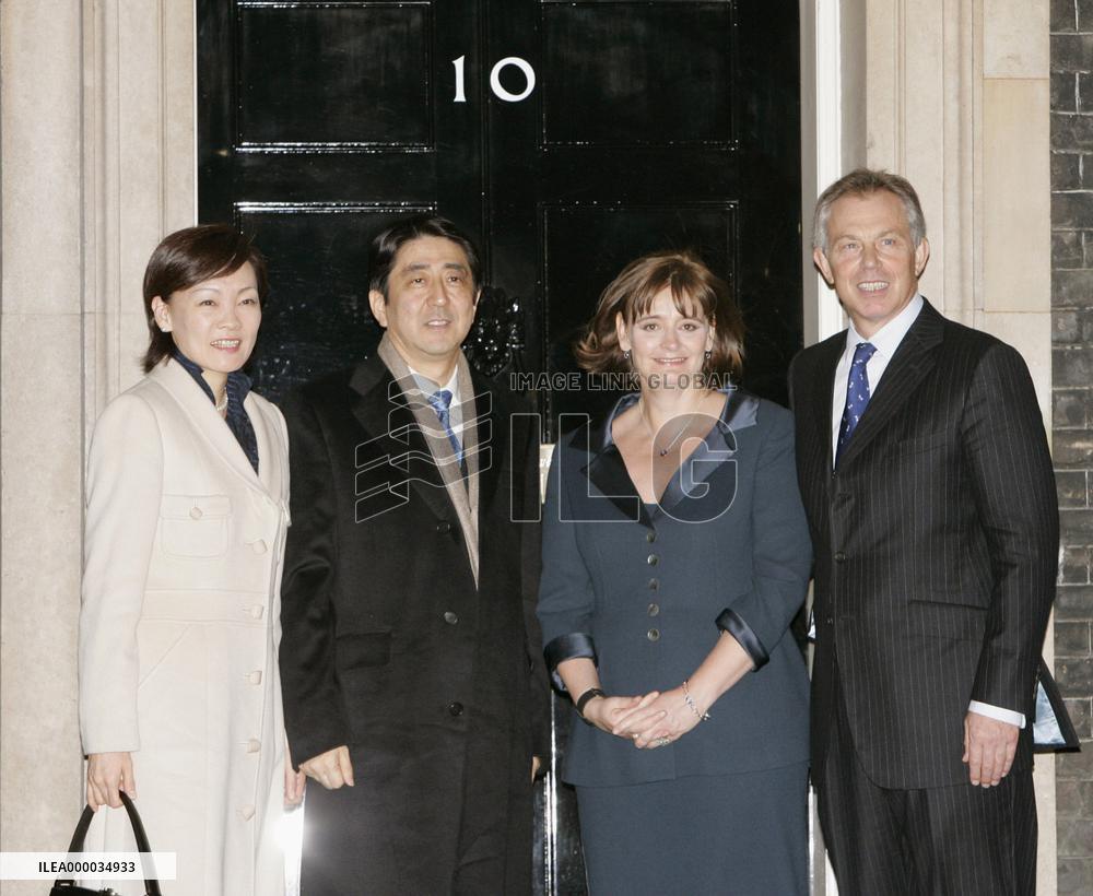 Abe, Blair agree on continued pressure on N. Korea