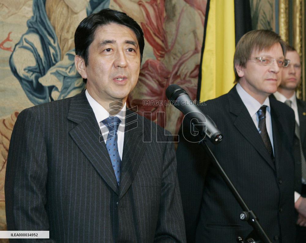 Abe, Verhofstadt agree to closely cooperate on U.N. issues