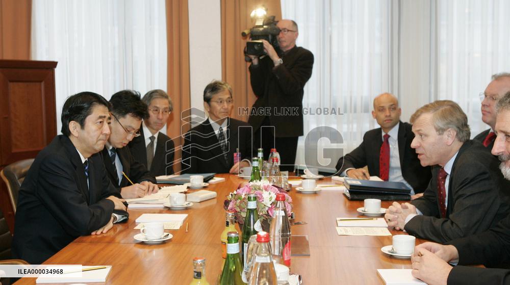 Abe tells NATO Japan won't shy from sending troops for int'l pea