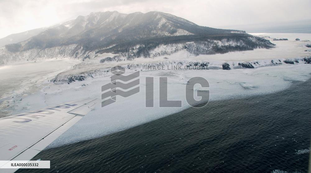 Ice drift thinning in the Okhotsk Sea