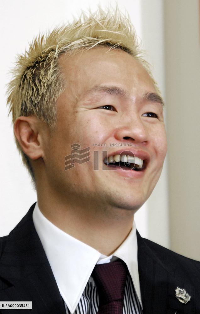 Tokuyama hangs up gloves with no regrets