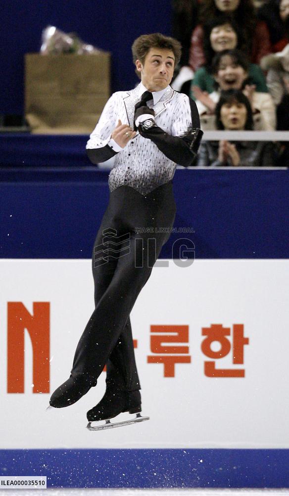 France's Joubert comes in 1st in men's short program