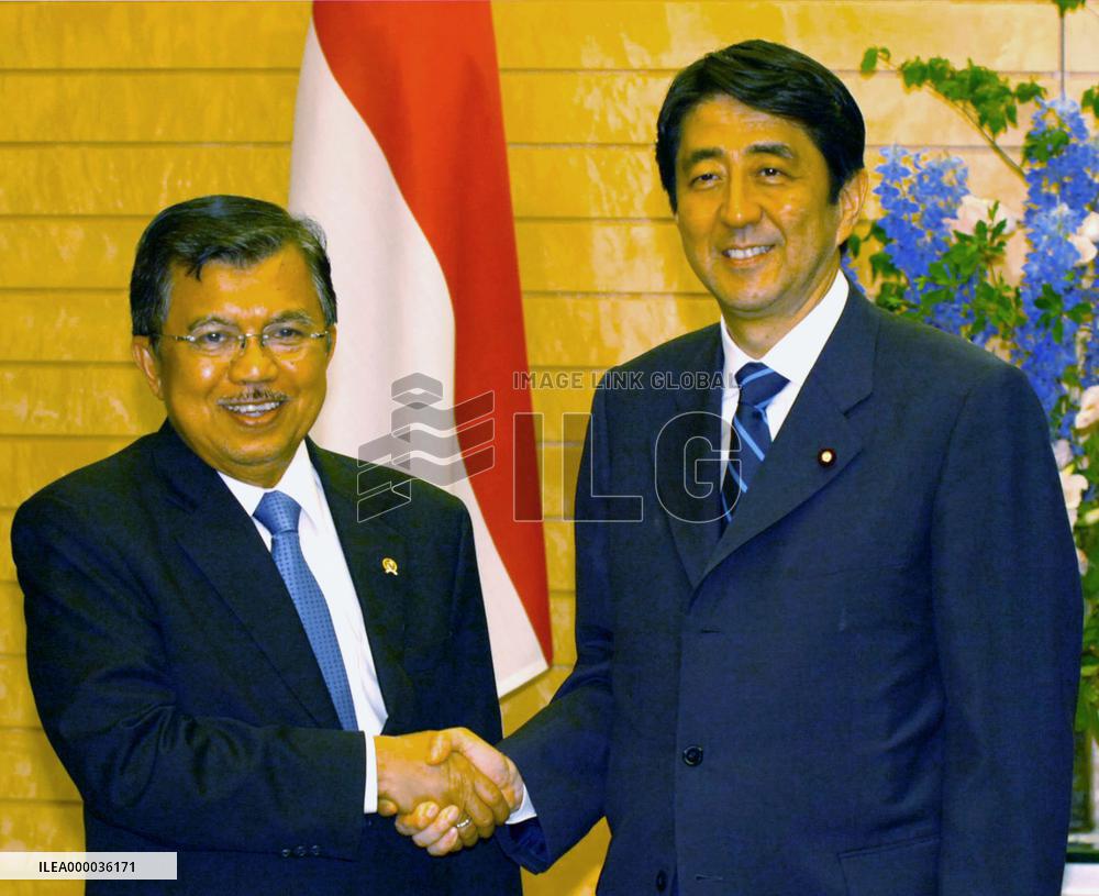 Indonesian vice president meets with Abe