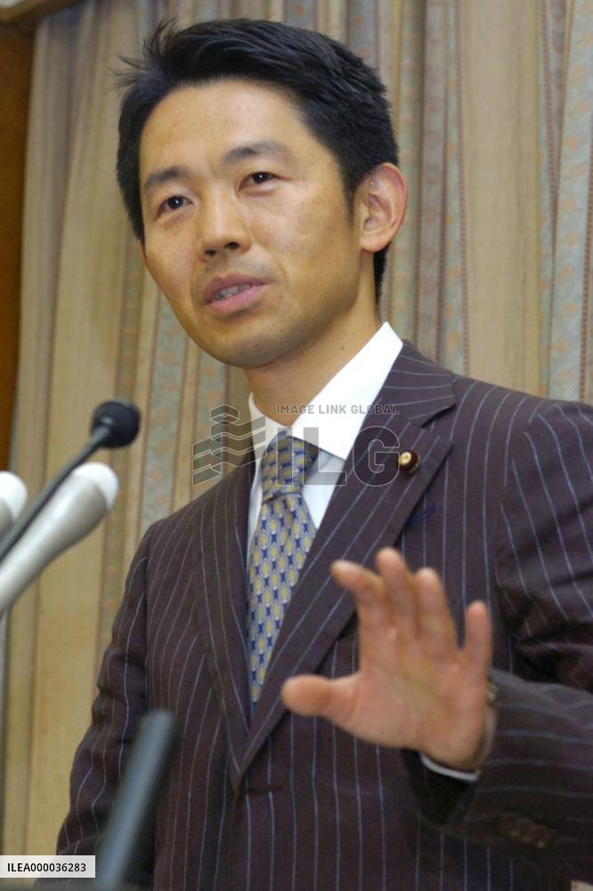 Abe names Akagi as new farm minister