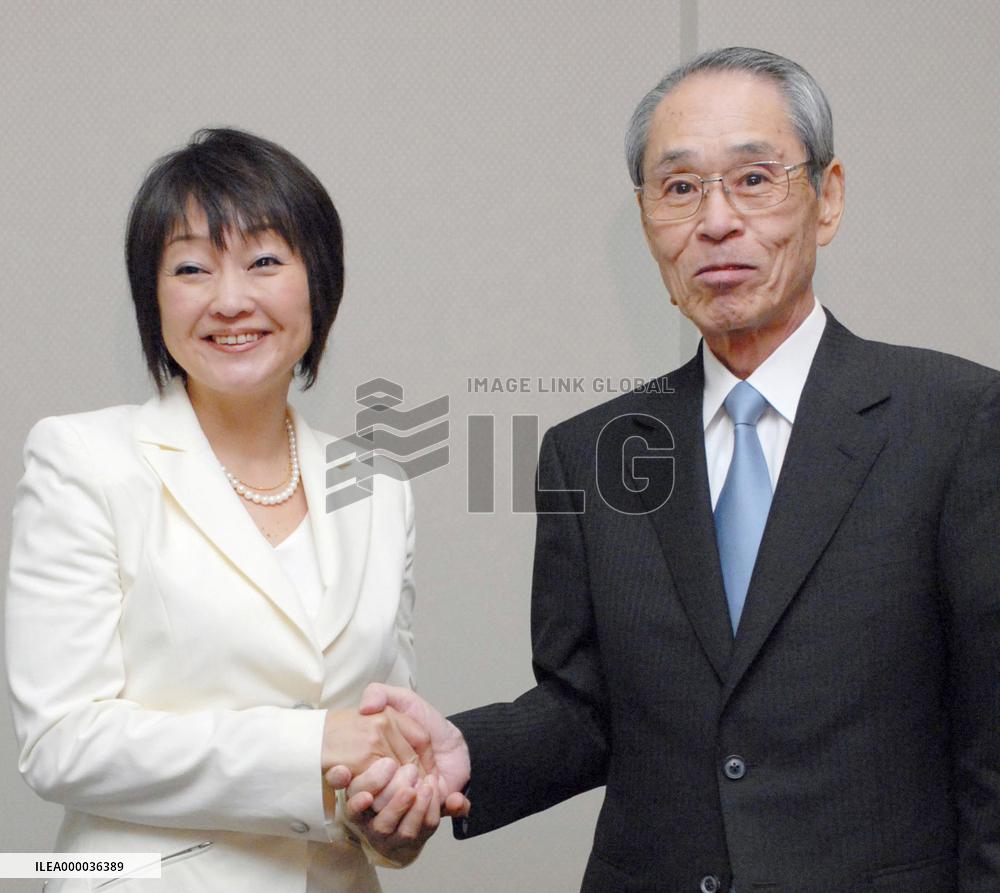 Cadbury to launch friendly bid for candy maker Sansei Foods