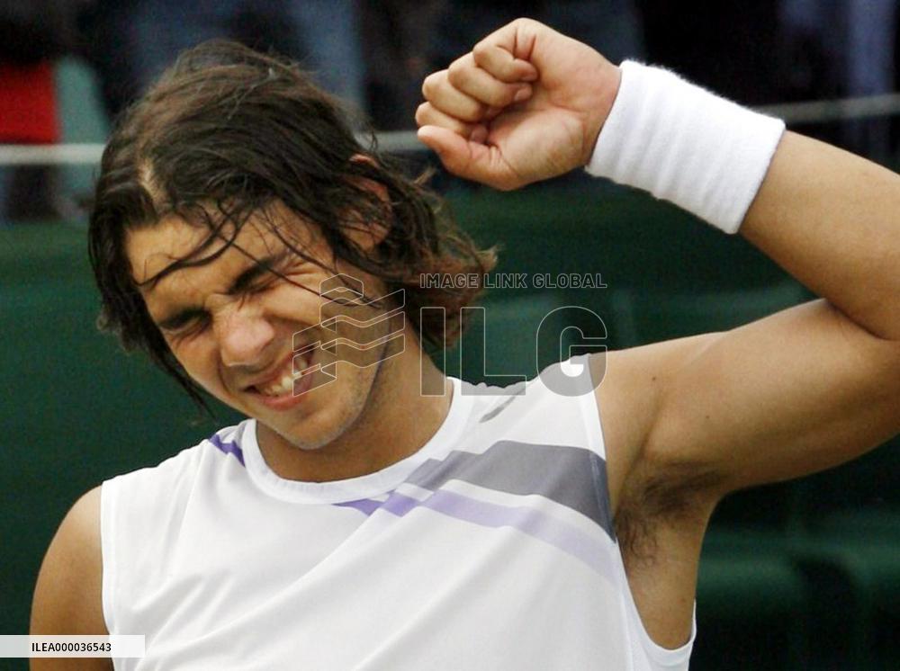 Nadal wins upset victory over Youzhny
