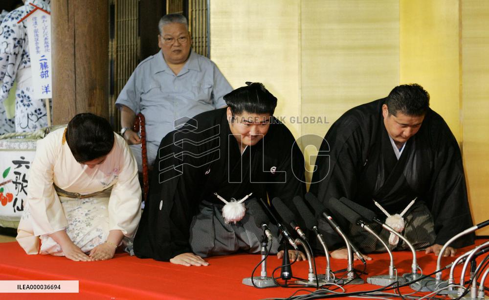 Kotomitsuki promoted to ozeki