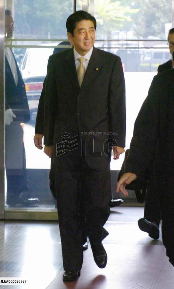Abe names new LDP leadership before Cabinet reshuffle