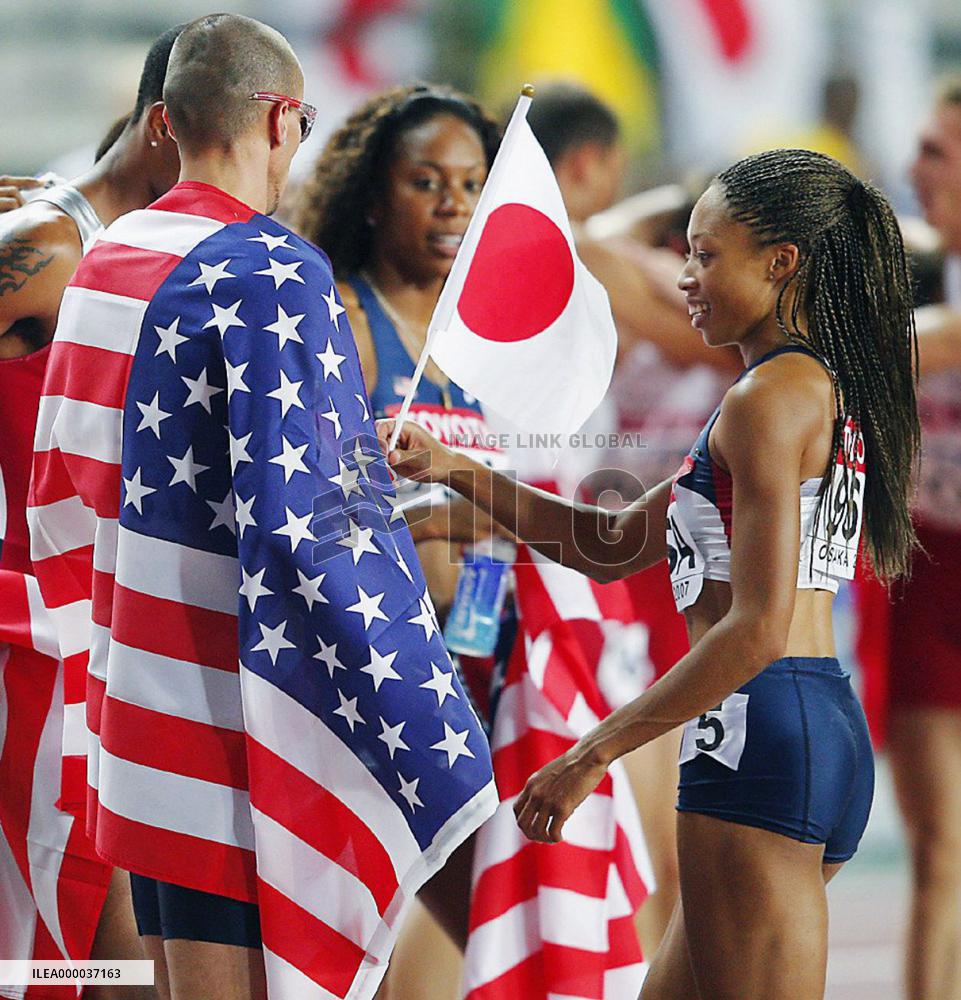 U.S. win both women's and men's 4x400-meter relays