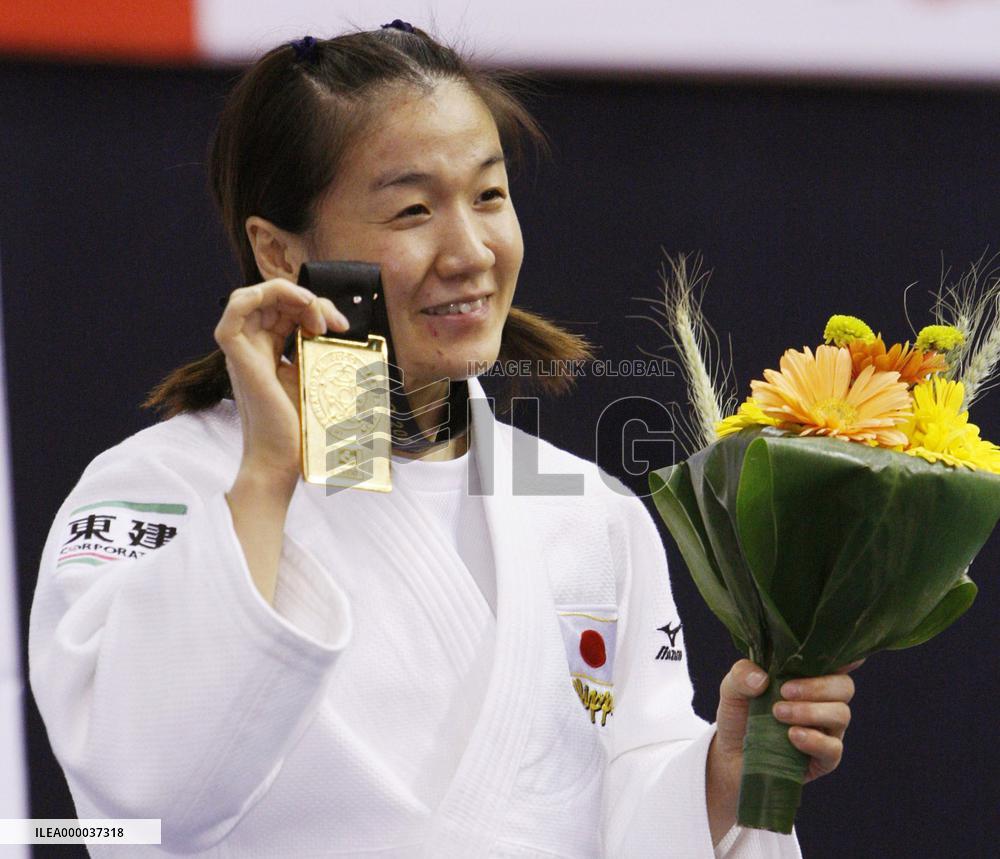 Tani wins gold in 48 kg weight class