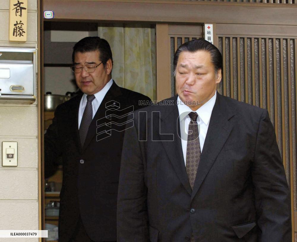 JSA head Kitanoumi apologizes to parents of dead wrestler
