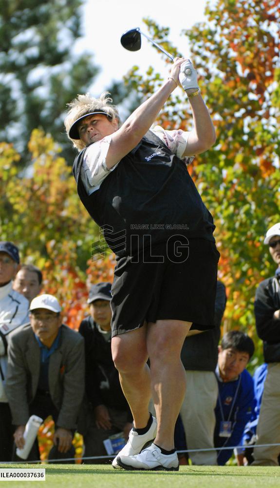Laura Davies ties for lead with Ueda at Mizuno Classic