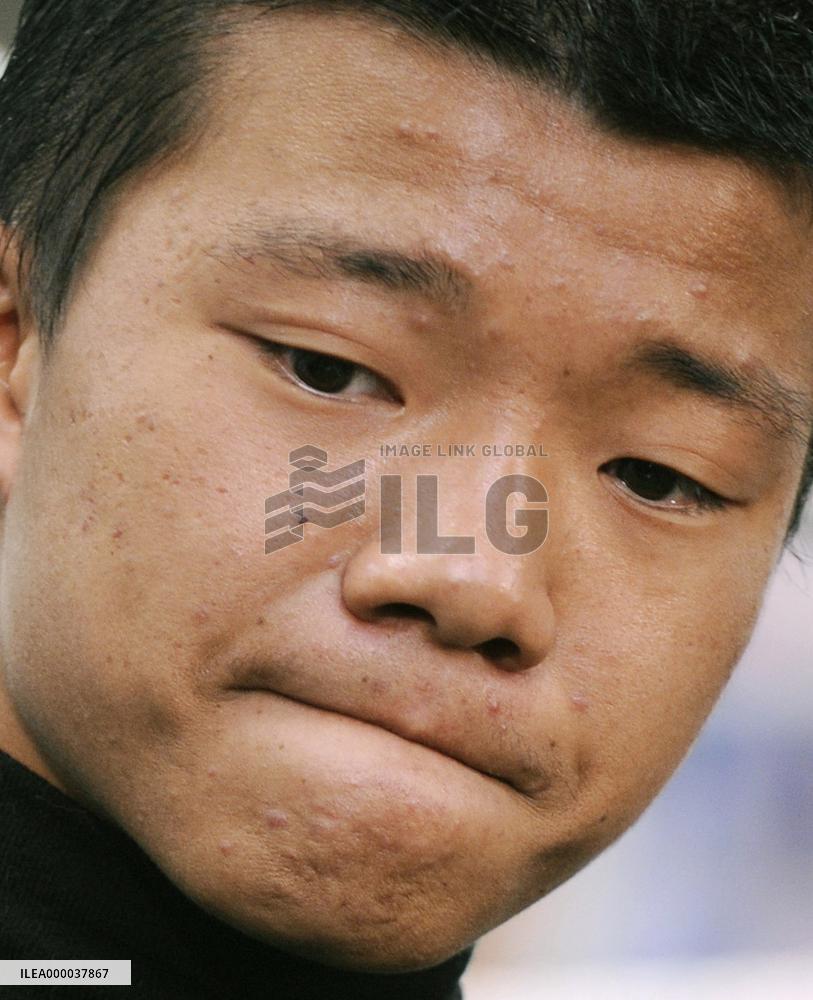 D. Kameda apologizes for breaking rules in world title fight