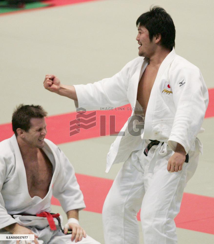 Japan's Kobayashi wins men's 100kg at Kano judo tournament