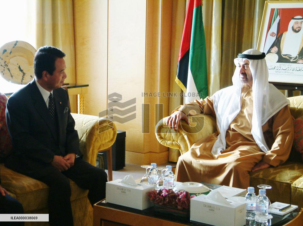 METI chief meets with Abu Dhabi Crown Prince Sheikh Mohammed
